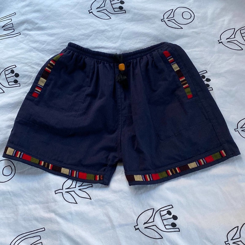 Vintage handmade shorts from Guatemala - Picture 2 of 6